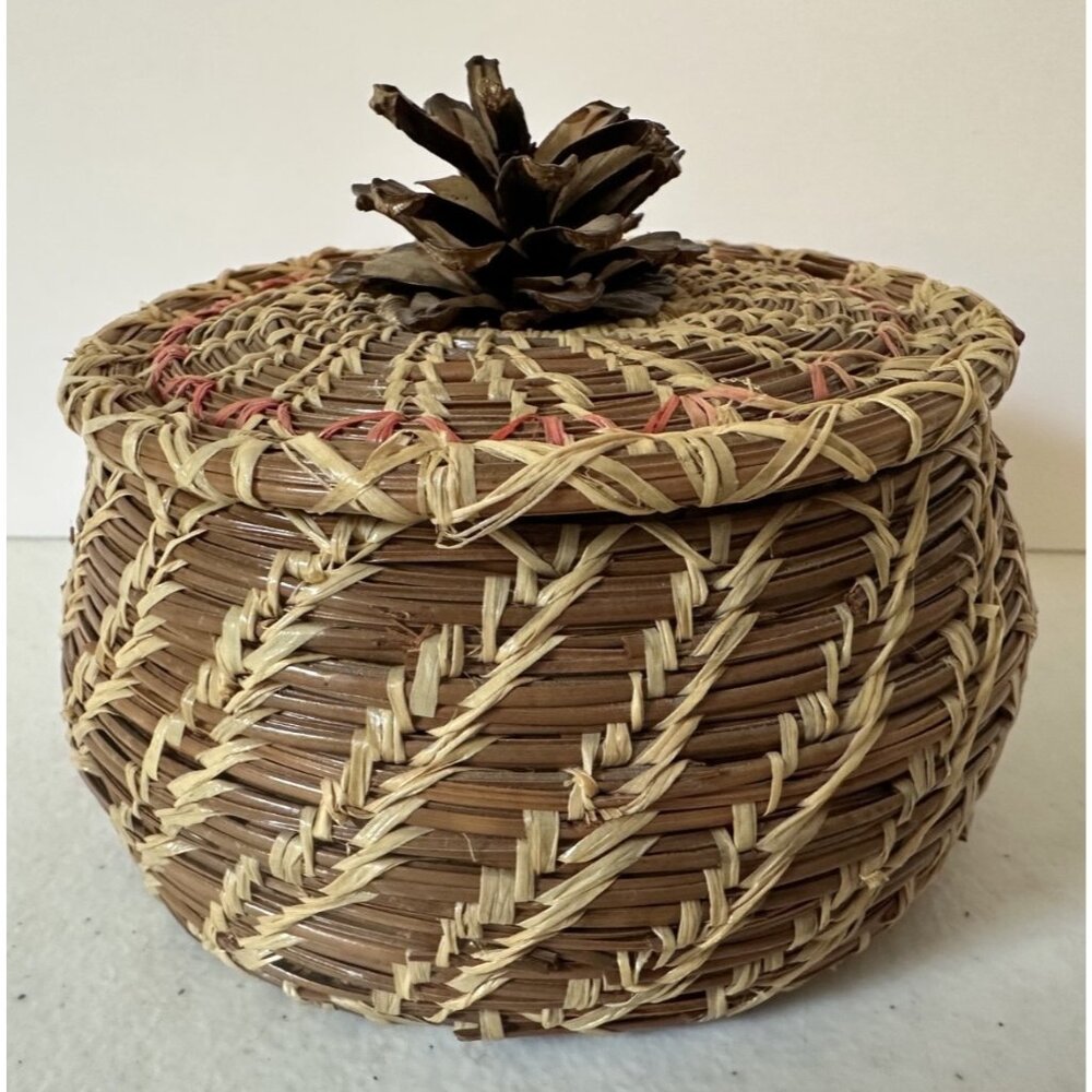 Pine needle basket w pinecone knob lid handmade small SIGNED Stuart woven VTG